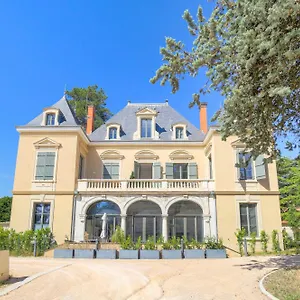 Chateau - 2 - Terrasse & Parking Ecully